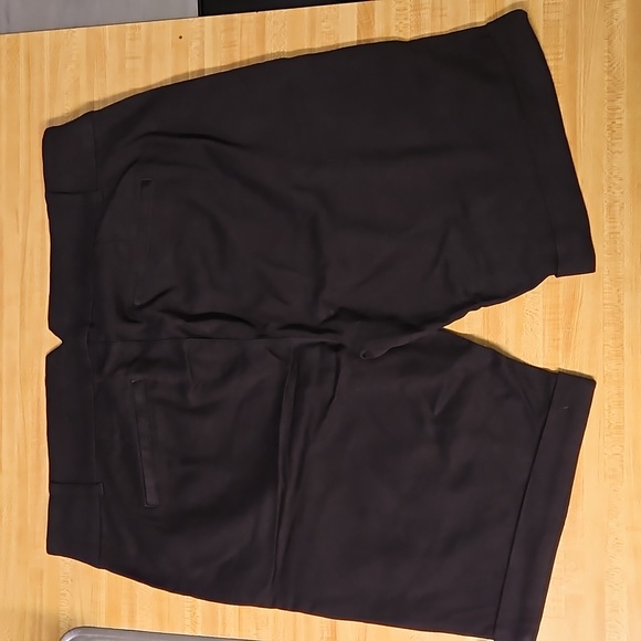 Women's Plus Size Capris - Picture 3 of 5